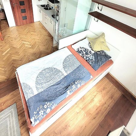 Modern Apartment Few Steps From Centre Prague Exterior photo