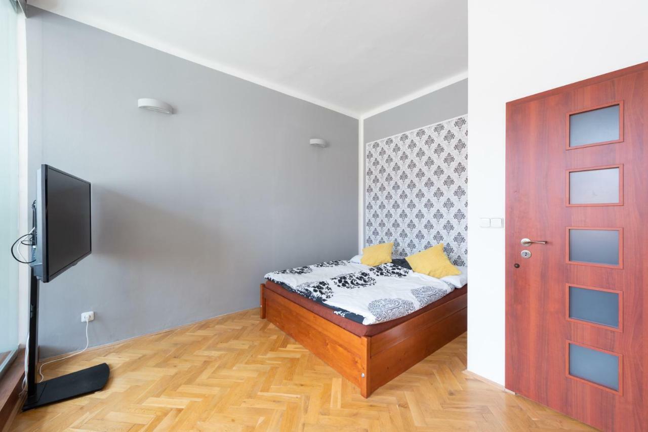 Modern Apartment Few Steps From Centre Prague Exterior photo